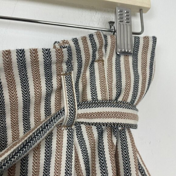 Free People Woman’s Striped High Waisted Tie Button Front Shorts Size 10 - Picture 3 of 7